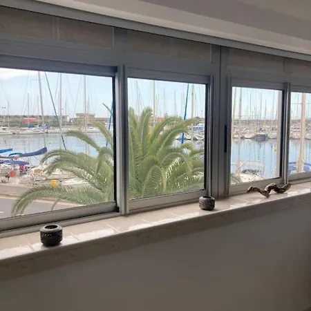 Grand Sur La Marina Apartament